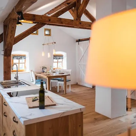 Ambiente & Comfort Im Historischen Anwesen Apartmán Walting